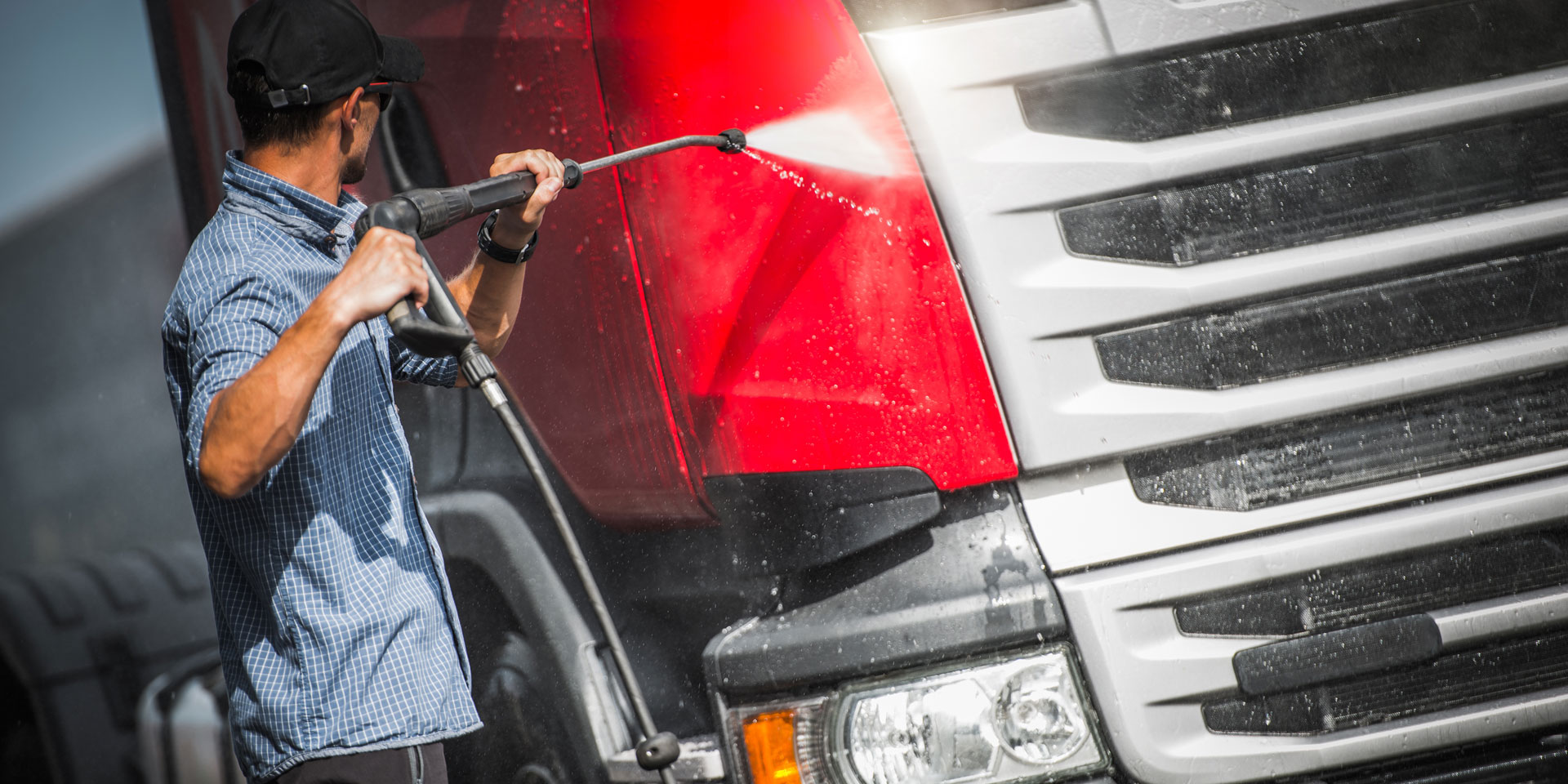 The Top 5 Benefits of Regular Fleet Washing and Maintenance