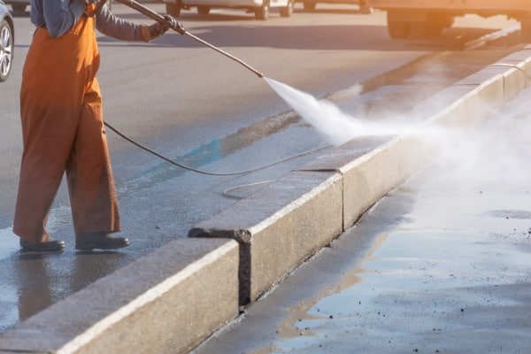 5 Surfaces You Can Clean with a Pressure Washer Gun