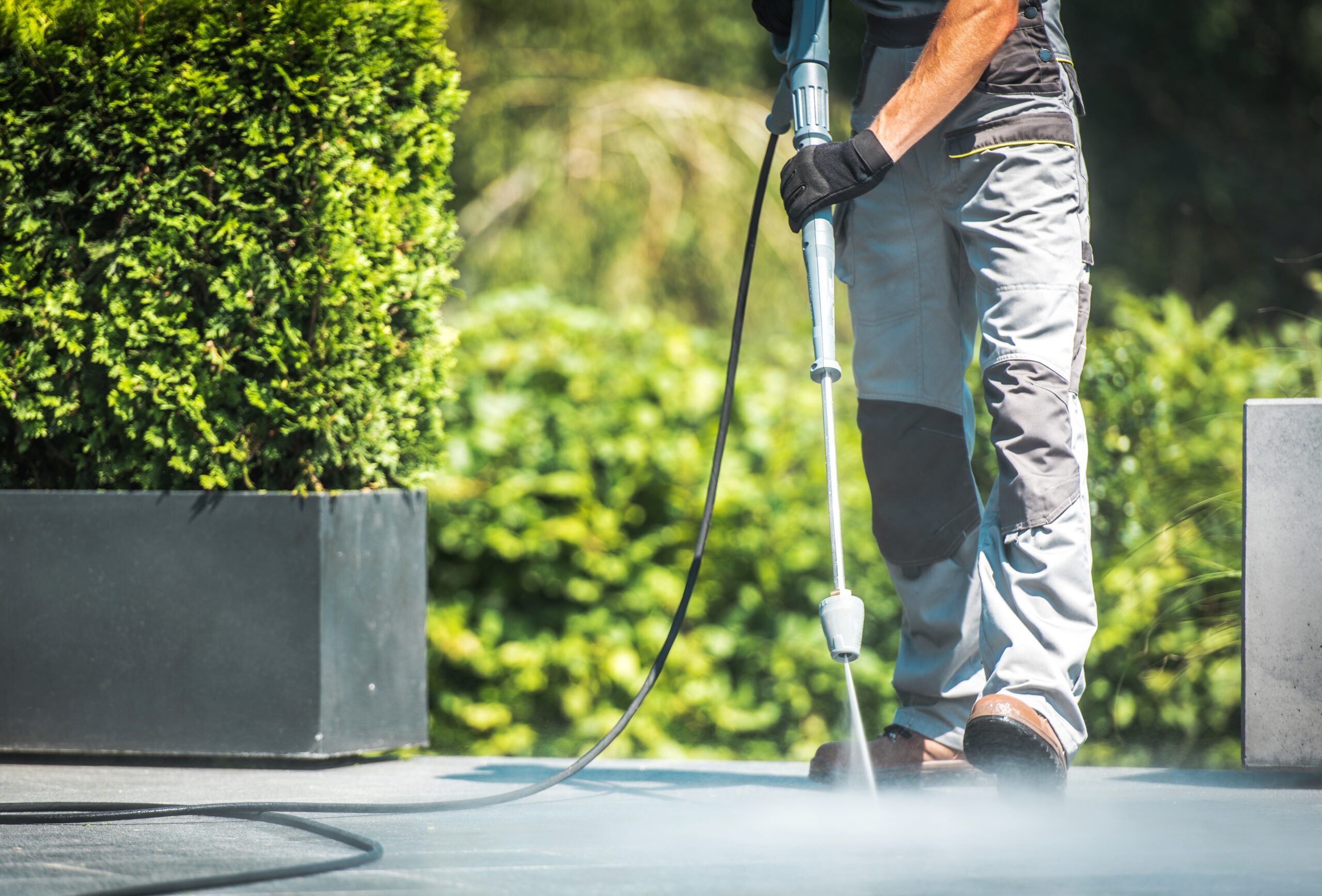 5 Surfaces You Can Clean with a Pressure Washer Gun